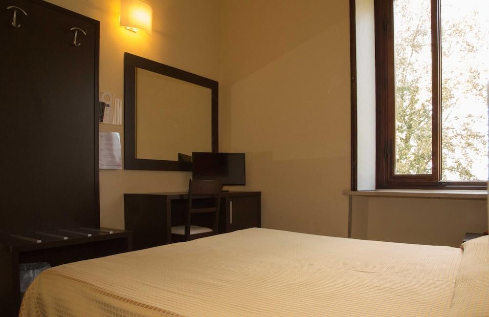 Villa Montarioso Siena Bagian luar foto